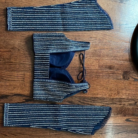 Stunning sequin Navy Lehenga !! - Picture 3 of 3